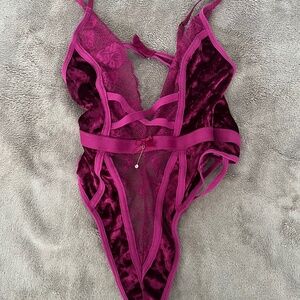 Thong back onesie teddy magenta
